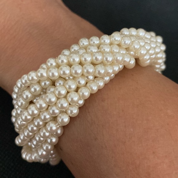 Vintage 1” Twisted expandable Tiny pearl bracelet/cuff - Picture 1 of 6